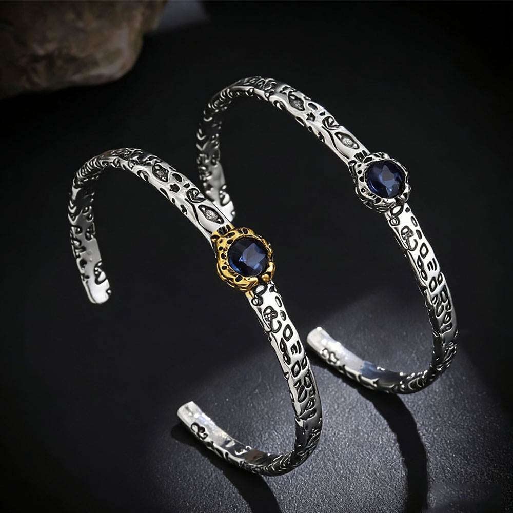 Ethnic Fashion Wear For Women - Bracciale Aperto Vintage alla Moda per