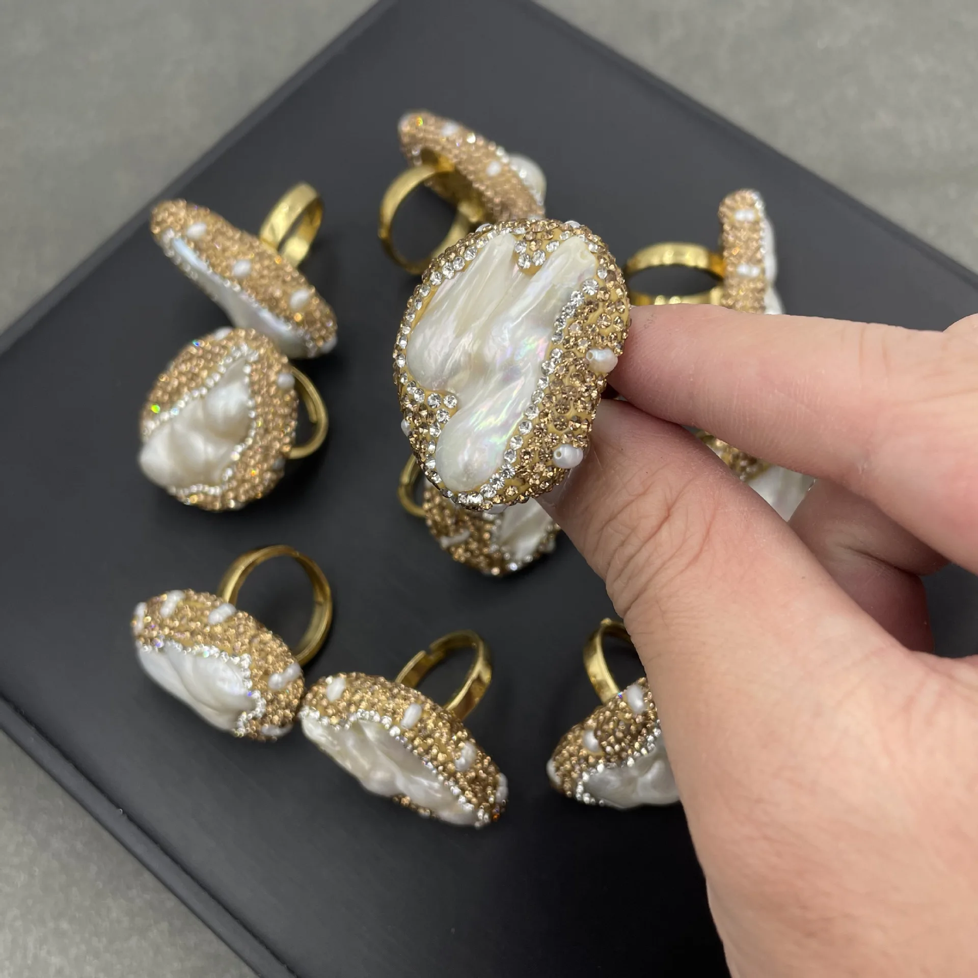 Anello di perle dalla forma sp - Ethnic Fashion Boutique recensione e prezzo